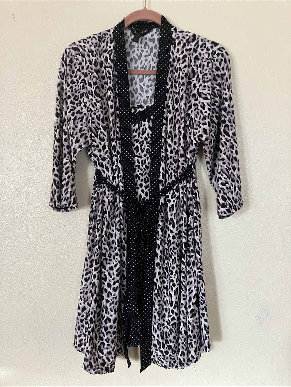 Marilyn Monroe Intimate Leopard Print Chemise and Robe Set, M